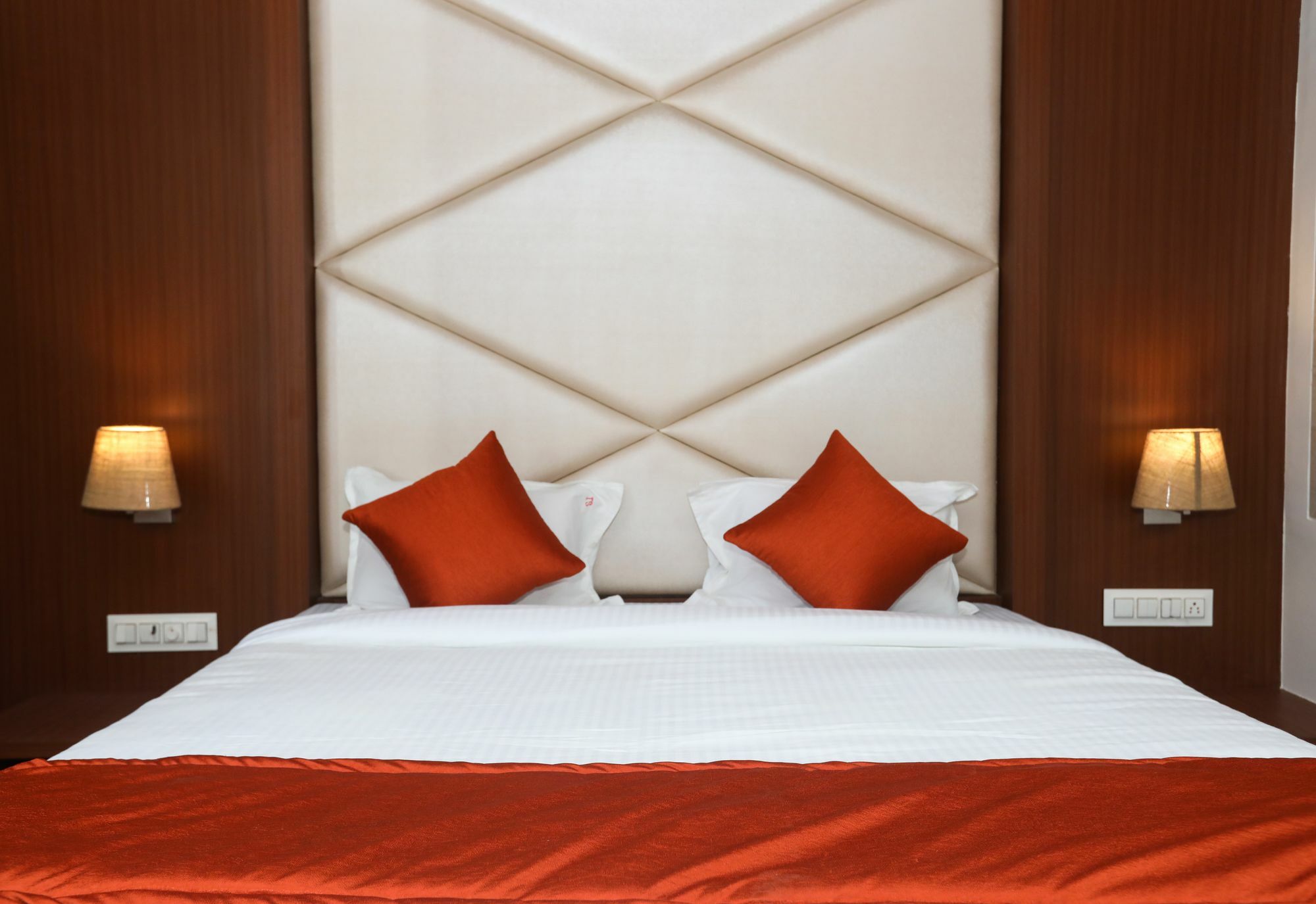 Hotel Spring Inn - Mumbai — Photos 1